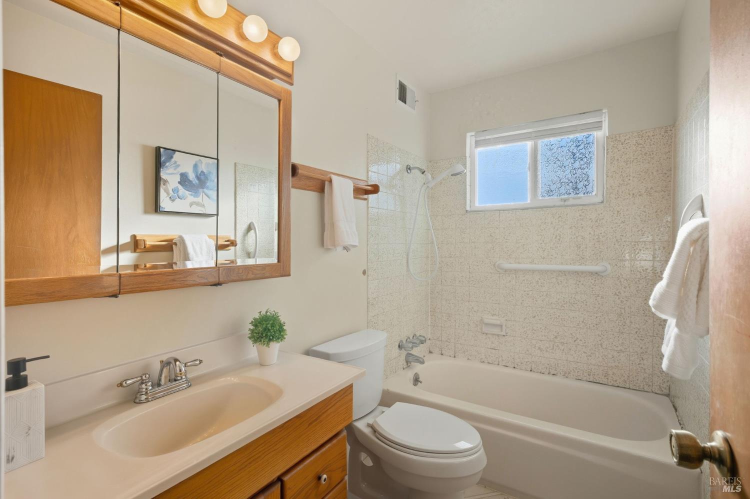 Detail Gallery Image 27 of 33 For 2657 Marigold Dr, Fairfield,  CA 94533 - 3 Beds | 2 Baths