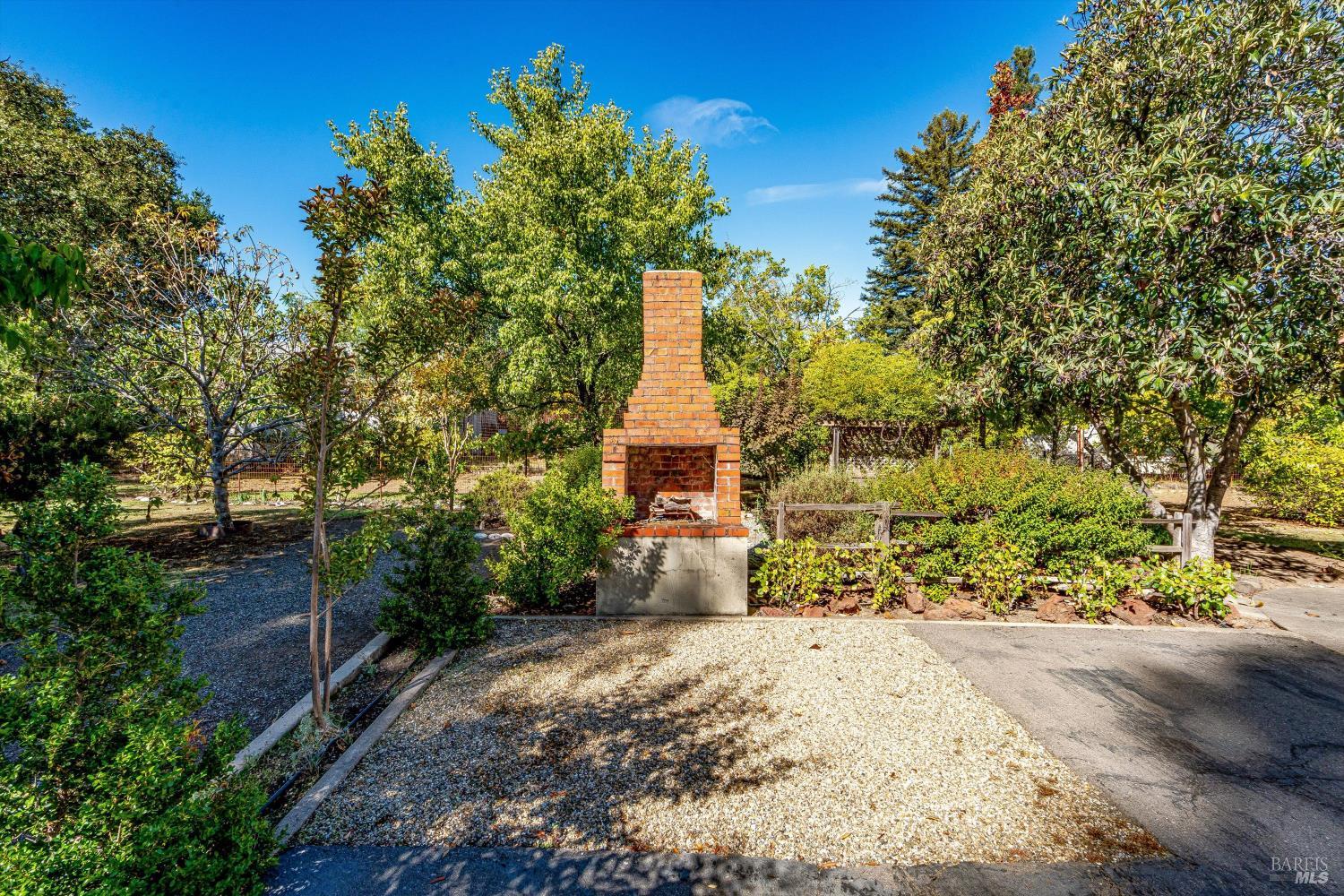 Detail Gallery Image 39 of 48 For 1709 Spring Mountain Rd, Saint Helena,  CA 94574 - 2 Beds | 1 Baths