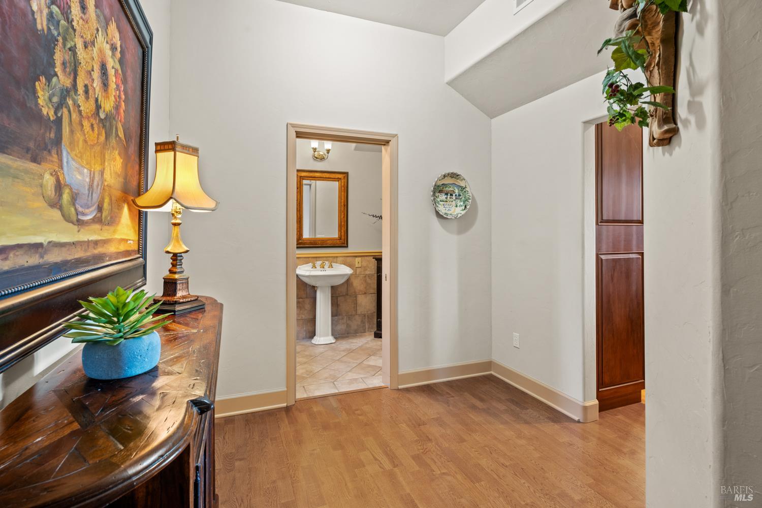 Detail Gallery Image 19 of 56 For 800 Boonville Rd, Ukiah,  CA 95482 - 4 Beds | 4 Baths