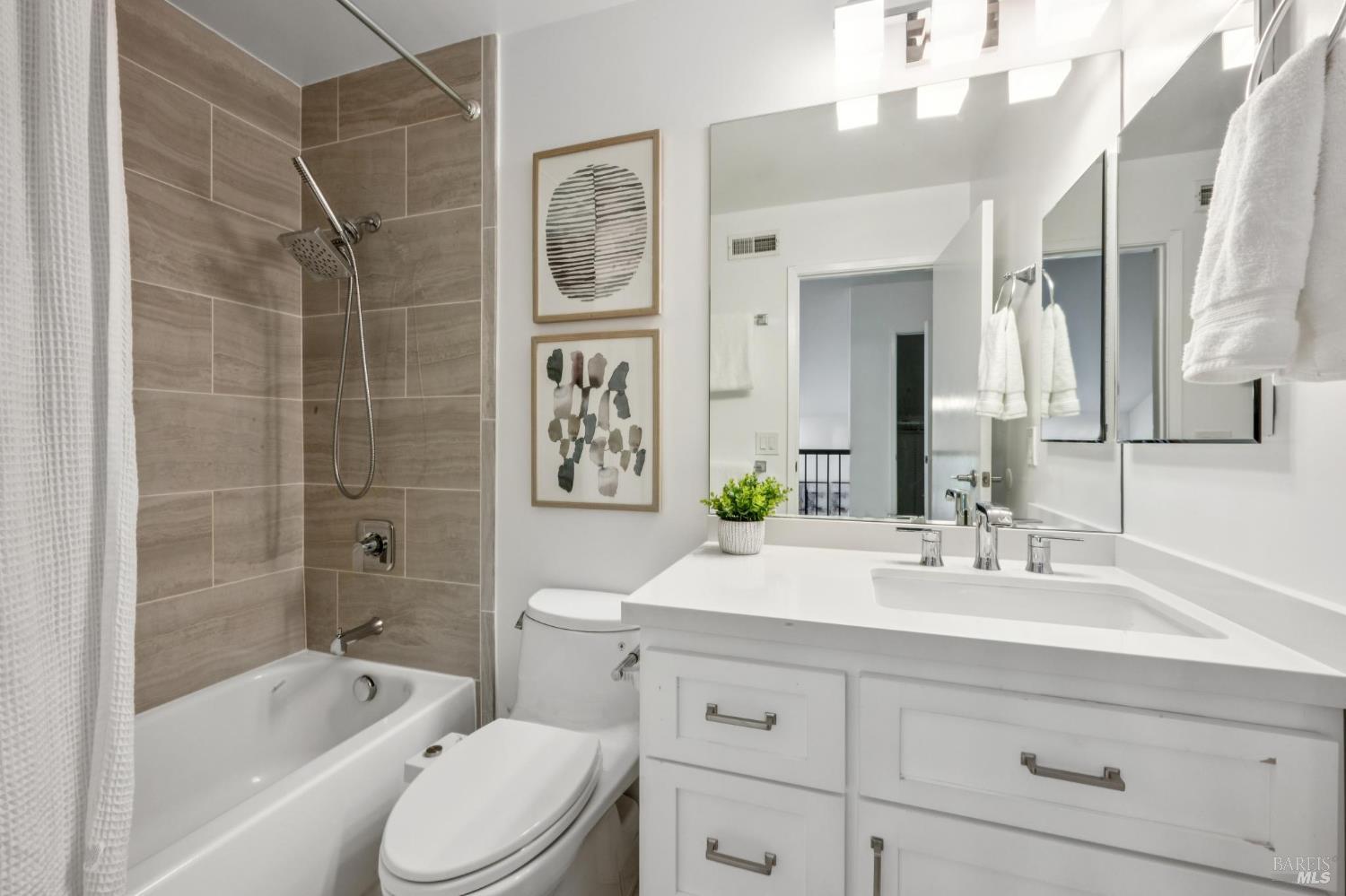 Detail Gallery Image 34 of 51 For 53 Flicker Dr, Novato,  CA 94949 - 3 Beds | 2/1 Baths