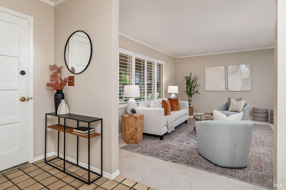 Detail Gallery Image 7 of 38 For 51 Mount Muir Ct, San Rafael,  CA 94903 - 5 Beds | 2/1 Baths