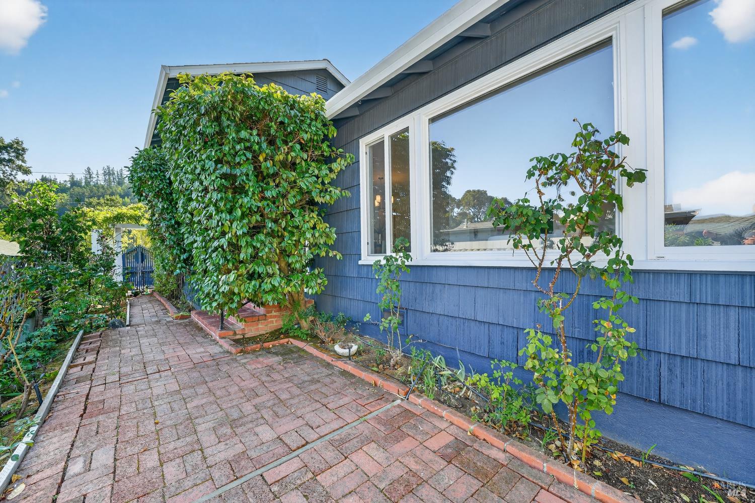 Detail Gallery Image 50 of 60 For 32 Los Robles Dr, San Rafael,  CA 94901 - 4 Beds | 3 Baths