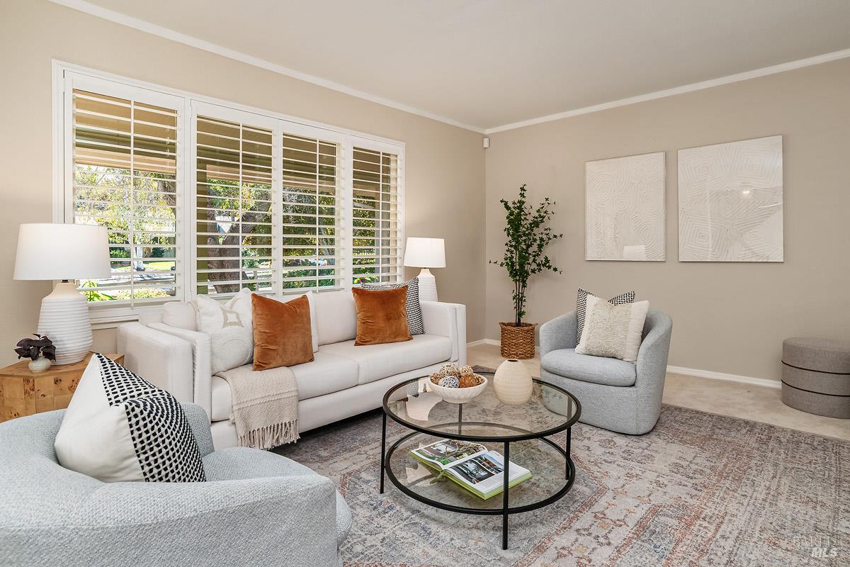 Detail Gallery Image 3 of 38 For 51 Mount Muir Ct, San Rafael,  CA 94903 - 5 Beds | 2/1 Baths