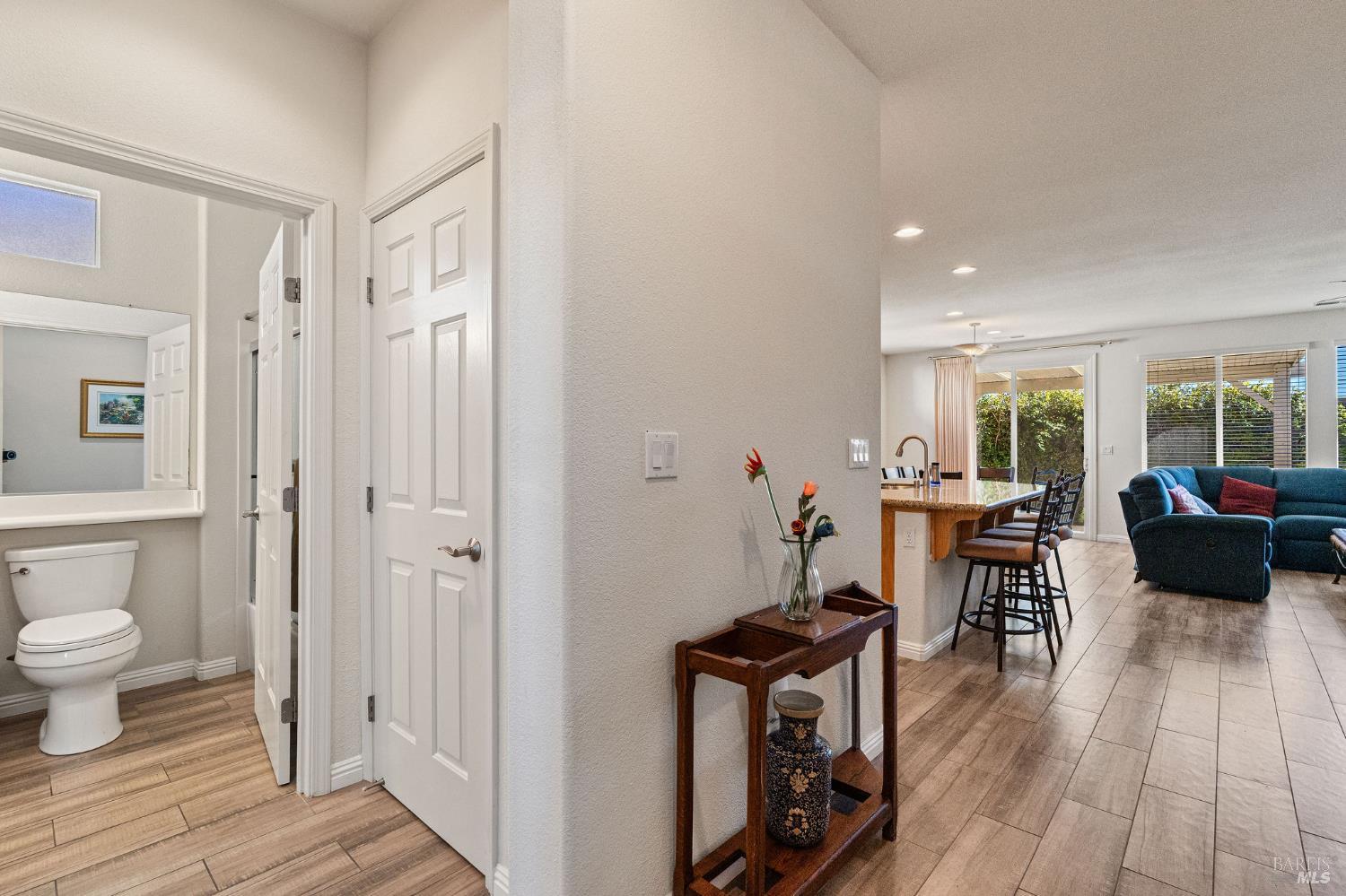 Detail Gallery Image 4 of 58 For 608 American Falls Dr, Rio Vista,  CA 94571 - 2 Beds | 2 Baths