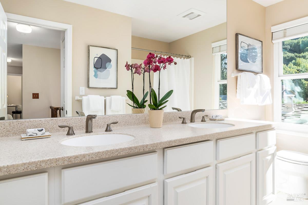 Detail Gallery Image 24 of 38 For 51 Mount Muir Ct, San Rafael,  CA 94903 - 5 Beds | 2/1 Baths