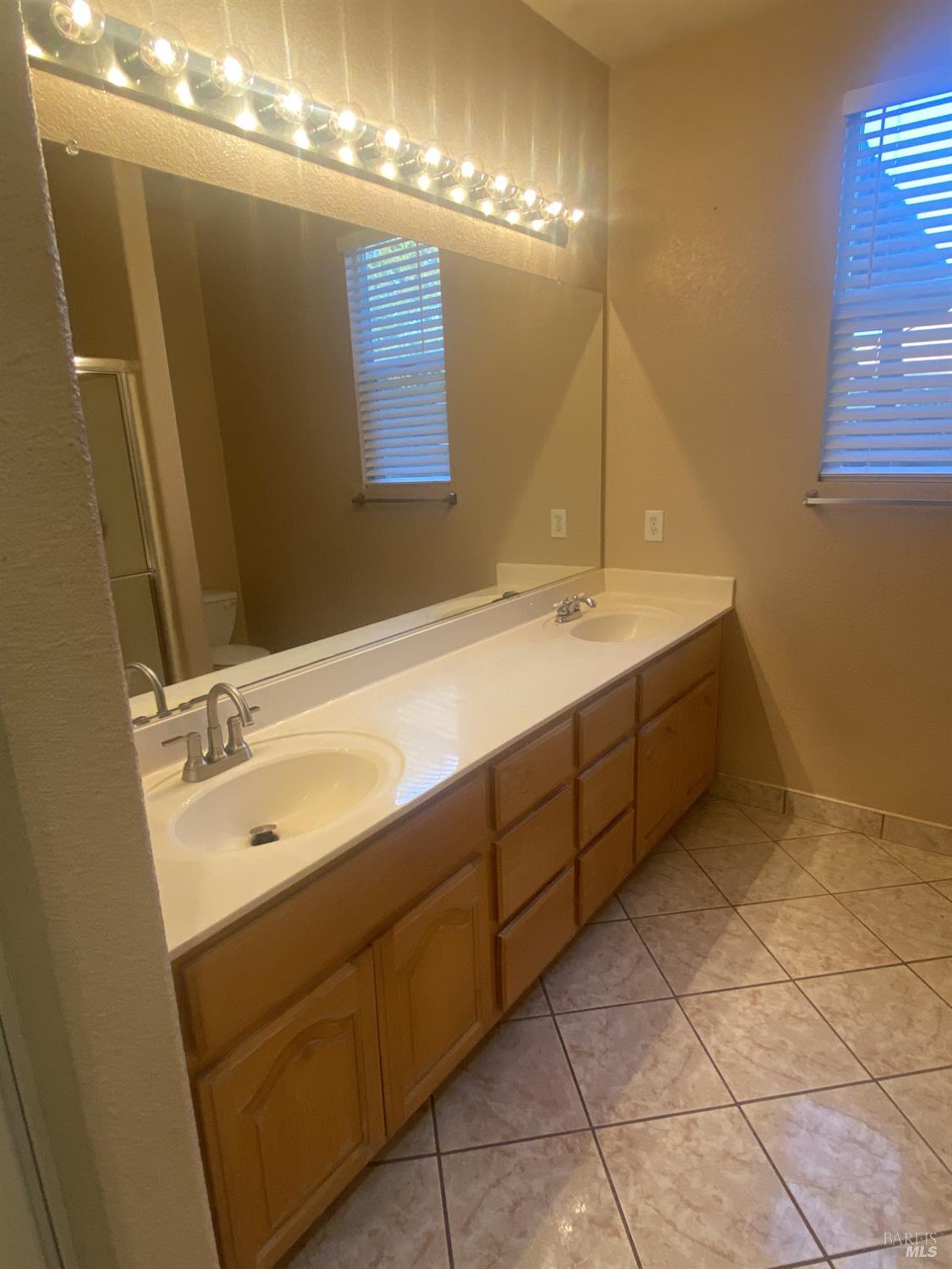 Detail Gallery Image 7 of 13 For 706 Anderson Way, Rio Vista,  CA 94571 - 3 Beds | 2 Baths