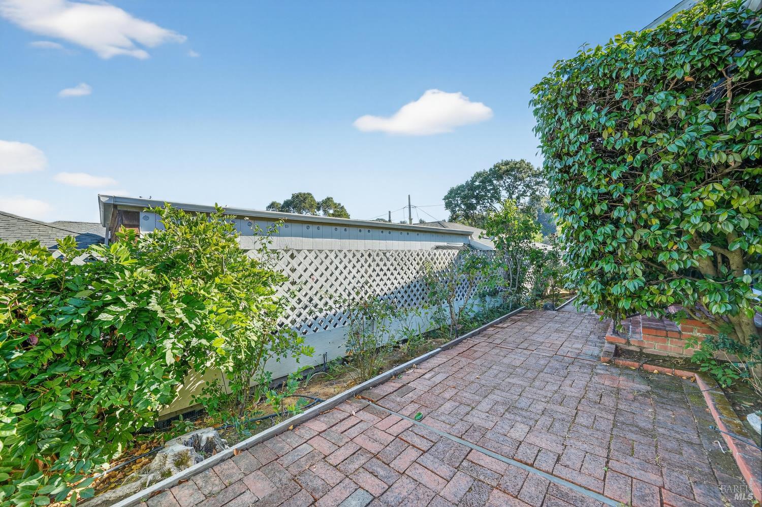 Detail Gallery Image 49 of 60 For 32 Los Robles Dr, San Rafael,  CA 94901 - 4 Beds | 3 Baths