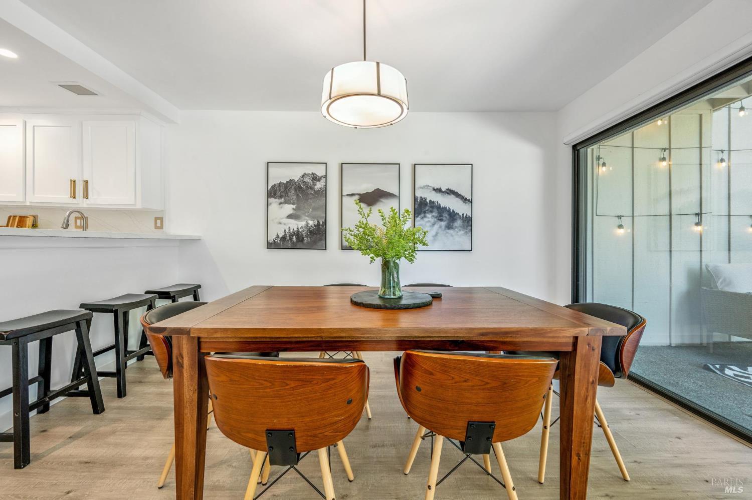 Detail Gallery Image 13 of 51 For 53 Flicker Dr, Novato,  CA 94949 - 3 Beds | 2/1 Baths