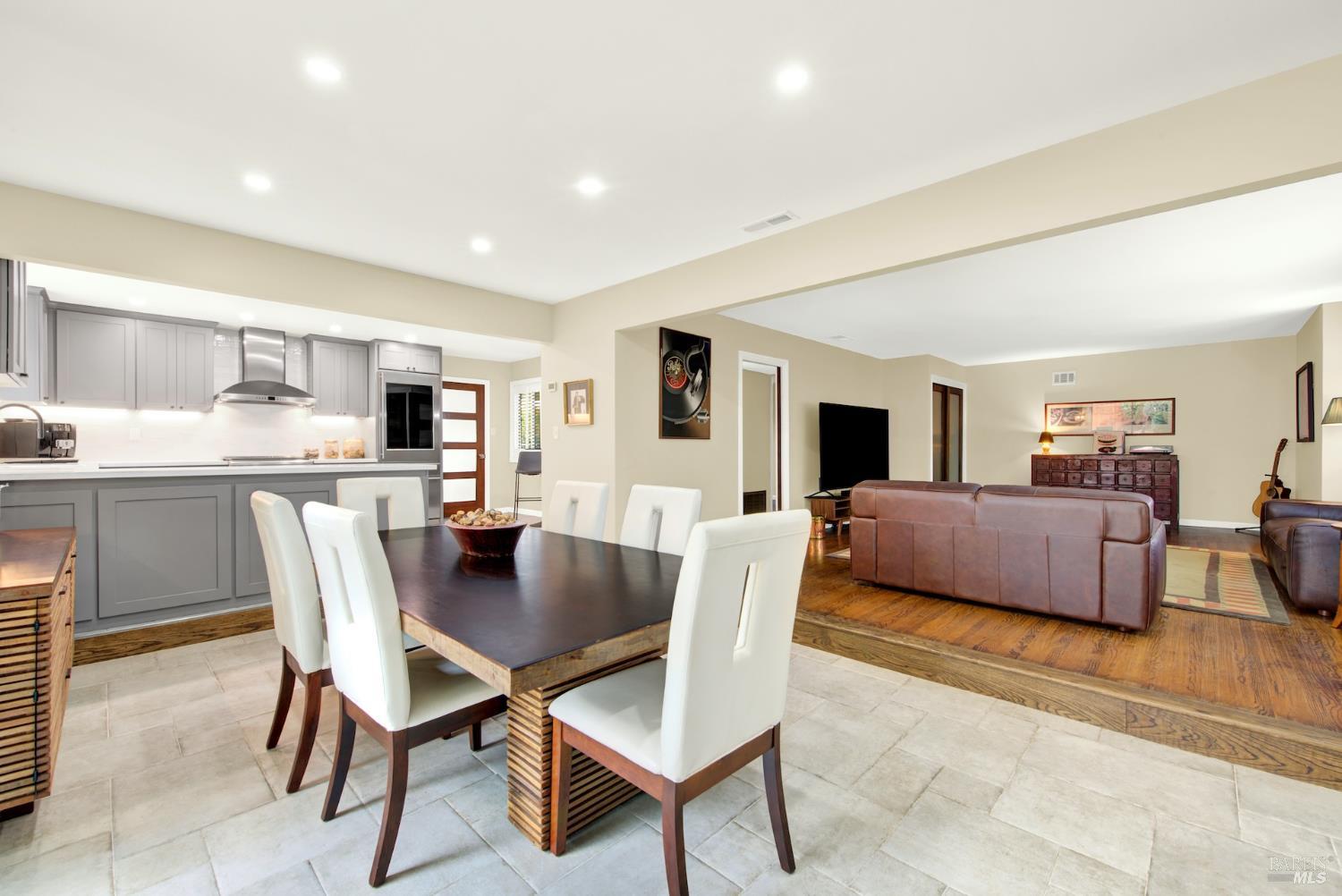 Detail Gallery Image 5 of 42 For 2407 Norton St, Napa,  CA 94558 - 3 Beds | 2 Baths