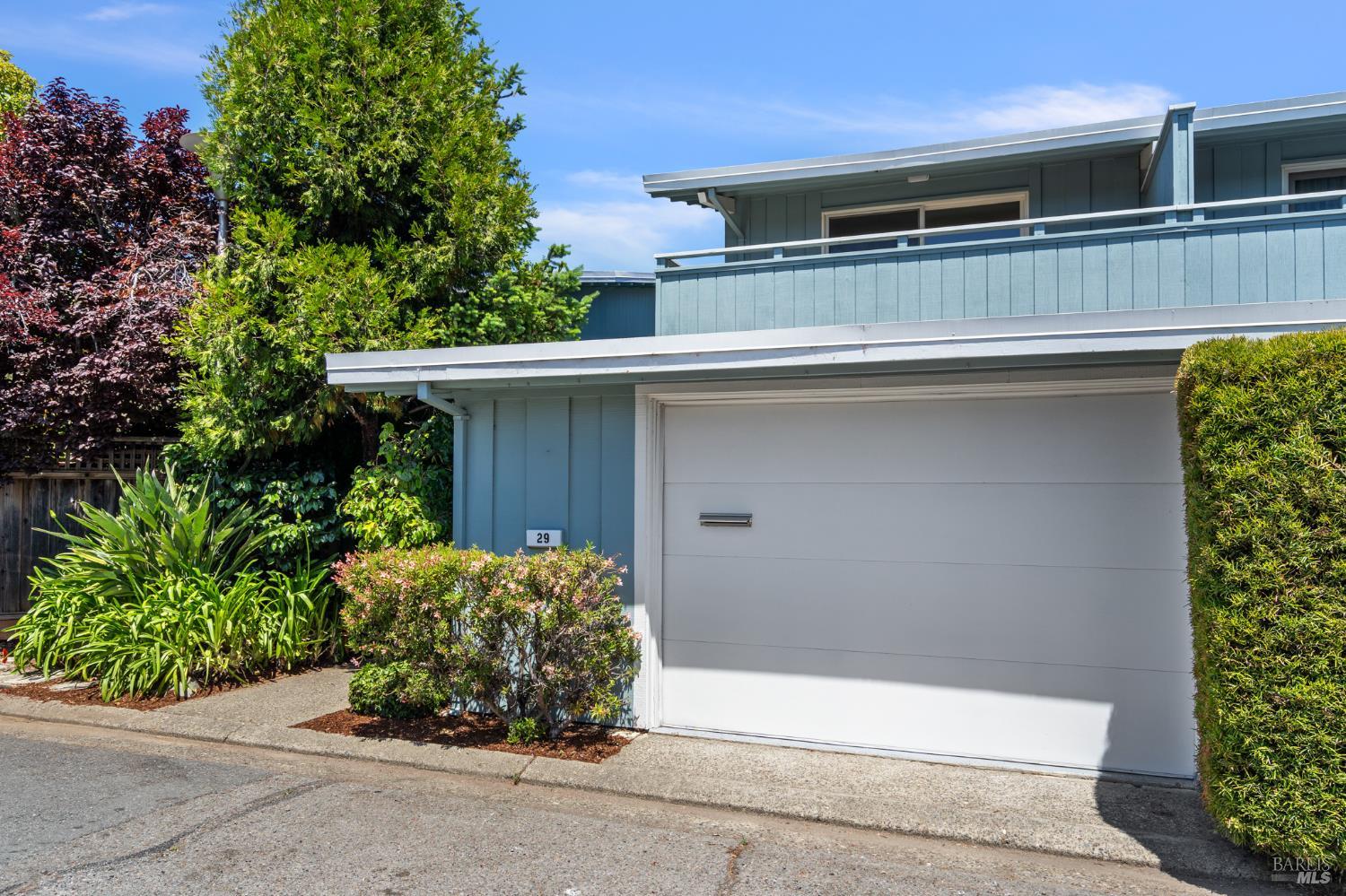 Detail Gallery Image 20 of 41 For 29 Porto Bello Dr, San Rafael,  CA 94901 - 2 Beds | 2/1 Baths