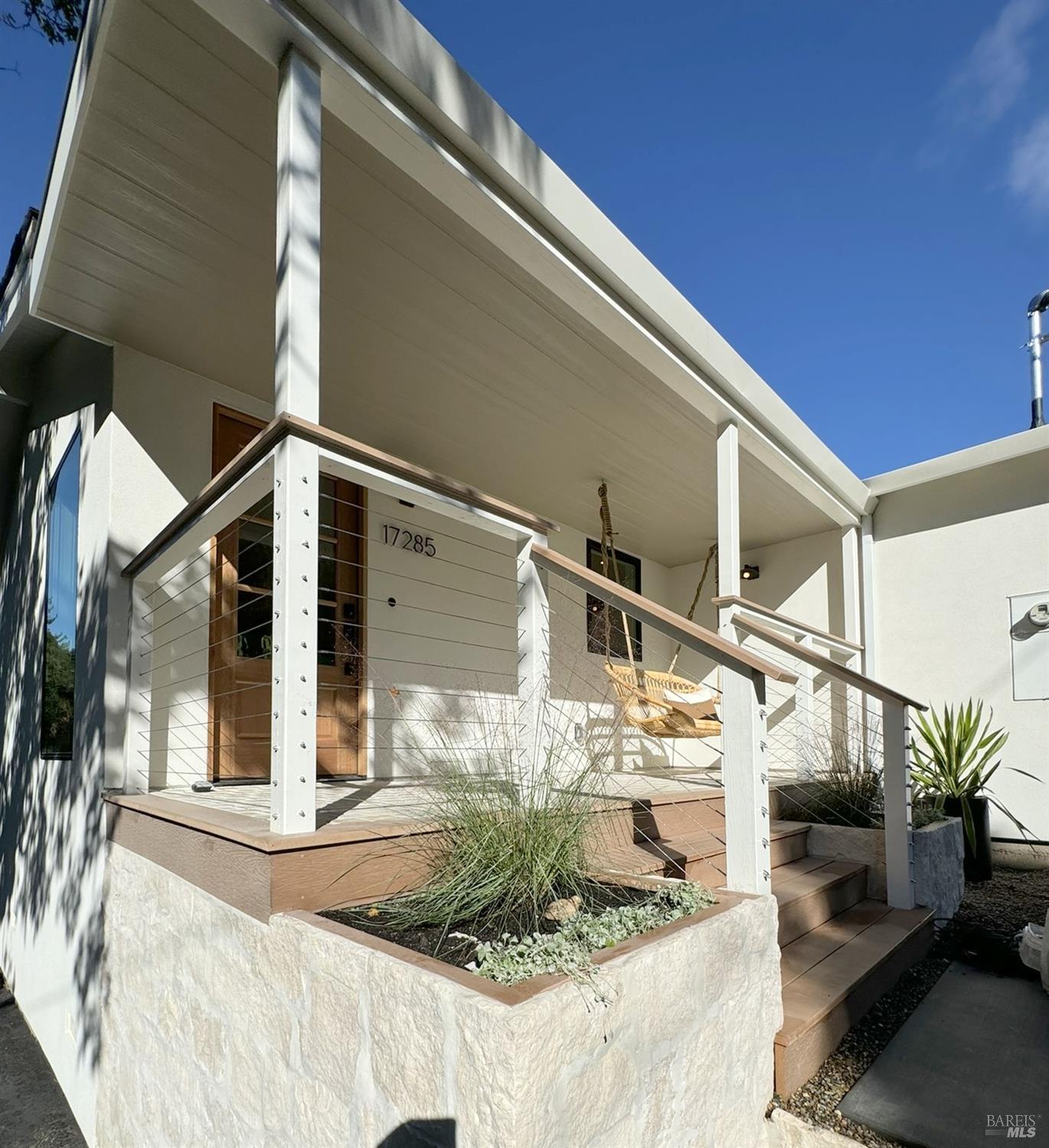 Detail Gallery Image 9 of 87 For 17285 Hillcrest Ave, Sonoma,  CA 95476 - 3 Beds | 3 Baths