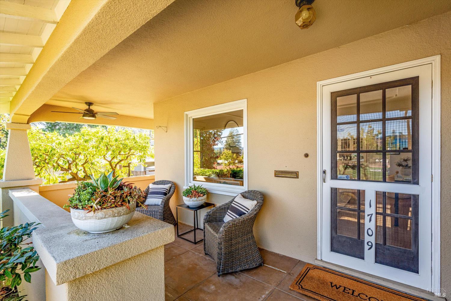 Detail Gallery Image 4 of 48 For 1709 Spring Mountain Rd, Saint Helena,  CA 94574 - 2 Beds | 1 Baths