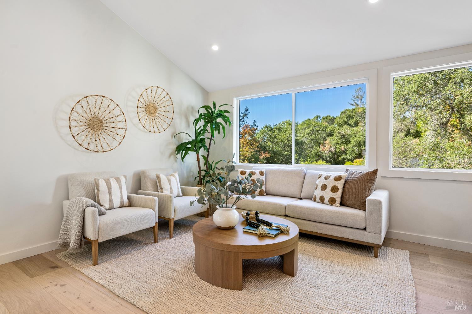 Detail Gallery Image 17 of 87 For 17285 Hillcrest Ave, Sonoma,  CA 95476 - 3 Beds | 3 Baths