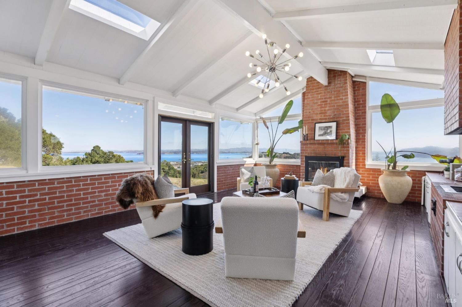 Detail Gallery Image 36 of 57 For 19 Mliss Ln, San Rafael,  CA 94901 - 4 Beds | 3 Baths