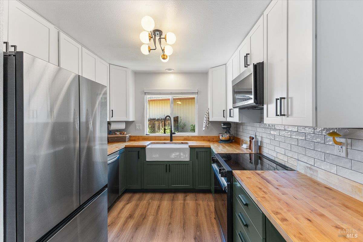 Detail Gallery Image 7 of 25 For 2522 Sam Dr, Santa Rosa,  CA 95403 - 2 Beds | 1/1 Baths