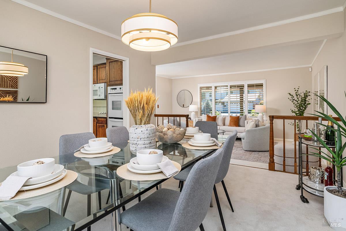 Detail Gallery Image 11 of 38 For 51 Mount Muir Ct, San Rafael,  CA 94903 - 5 Beds | 2/1 Baths