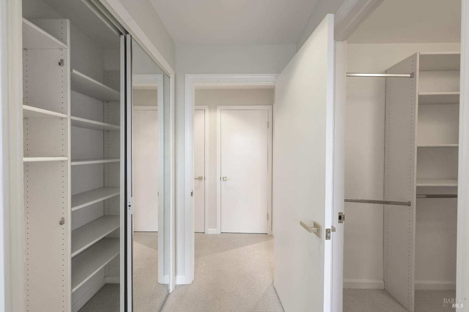 Detail Gallery Image 10 of 27 For 300 Deer Valley Rd 4e,  San Rafael,  CA 94903 - 1 Beds | 1 Baths