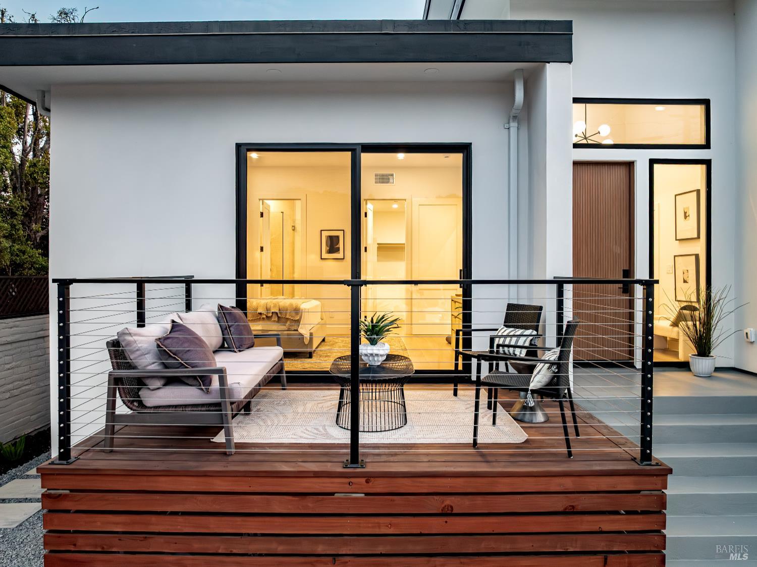 Detail Gallery Image 37 of 74 For 39 Strawberry Cir, Mill Valley,  CA 94941 - 4 Beds | 4 Baths