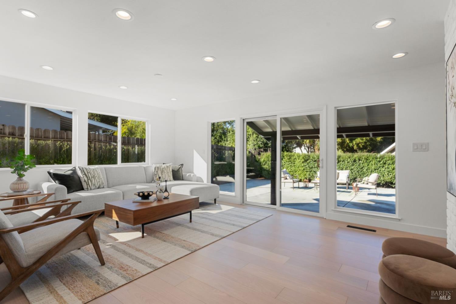 Detail Gallery Image 14 of 47 For 456 Alameda De La Loma Unkn, Novato,  CA 94949 - 3 Beds | 2 Baths