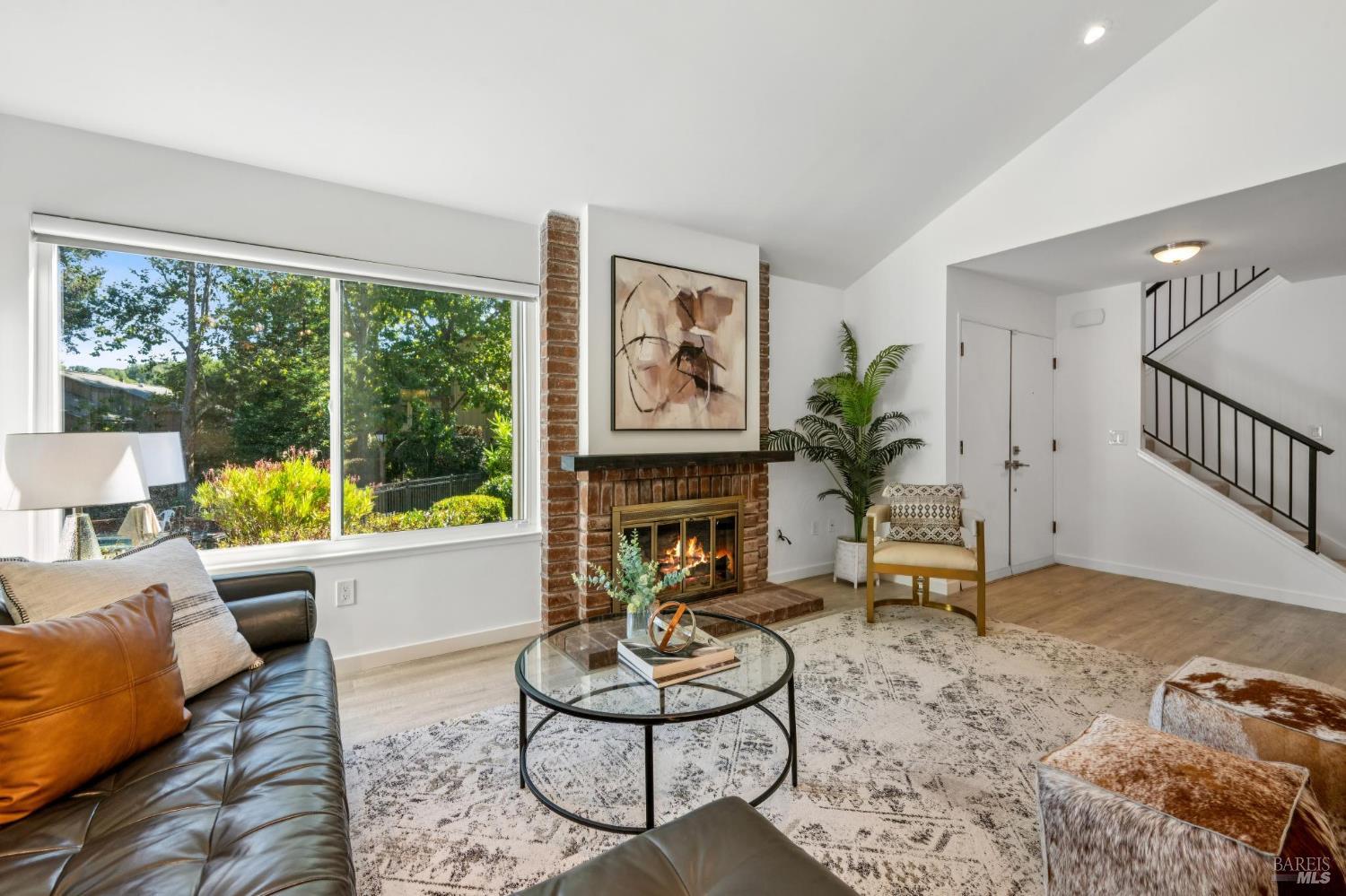 Detail Gallery Image 11 of 51 For 53 Flicker Dr, Novato,  CA 94949 - 3 Beds | 2/1 Baths