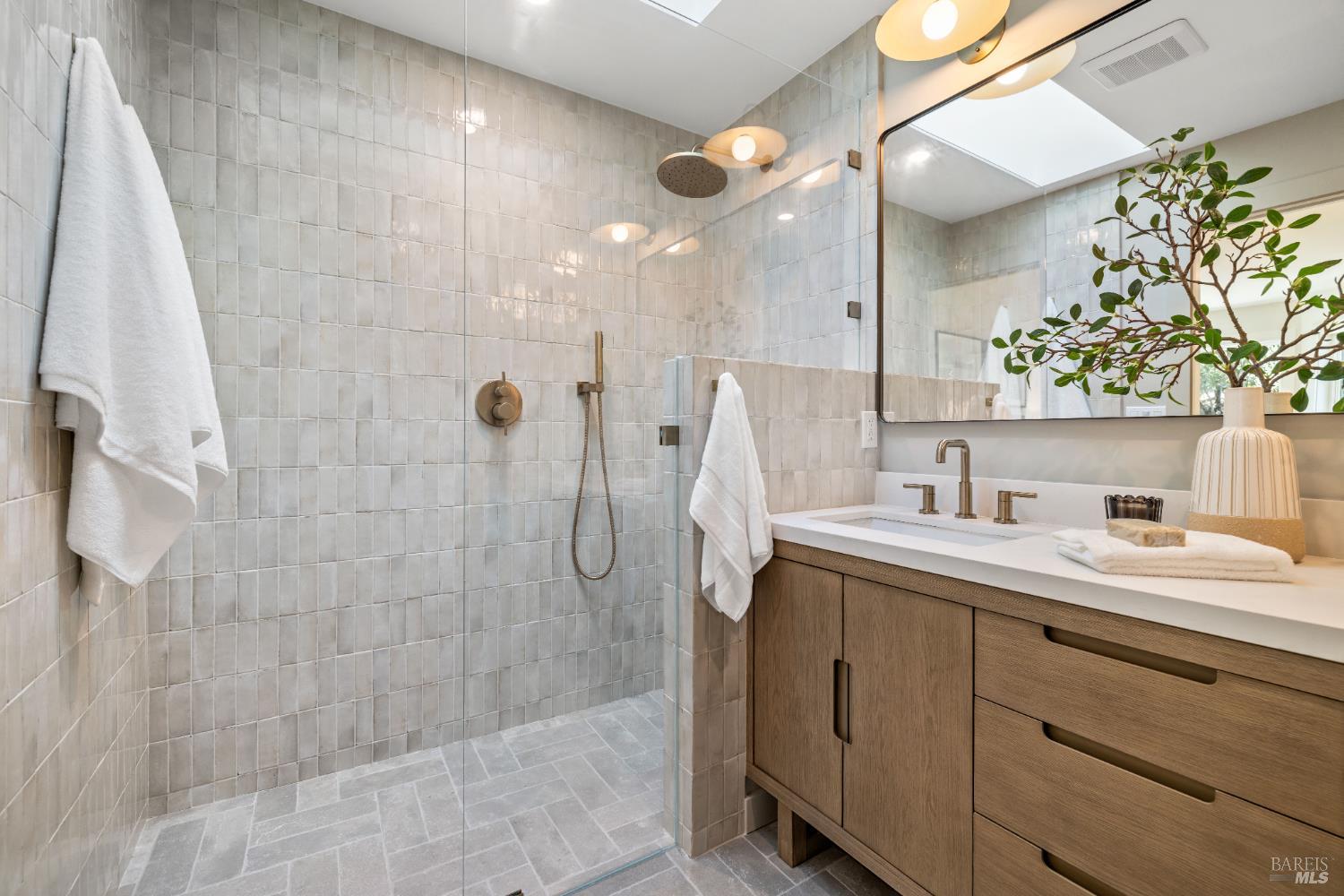 Detail Gallery Image 34 of 87 For 17285 Hillcrest Ave, Sonoma,  CA 95476 - 3 Beds | 3 Baths