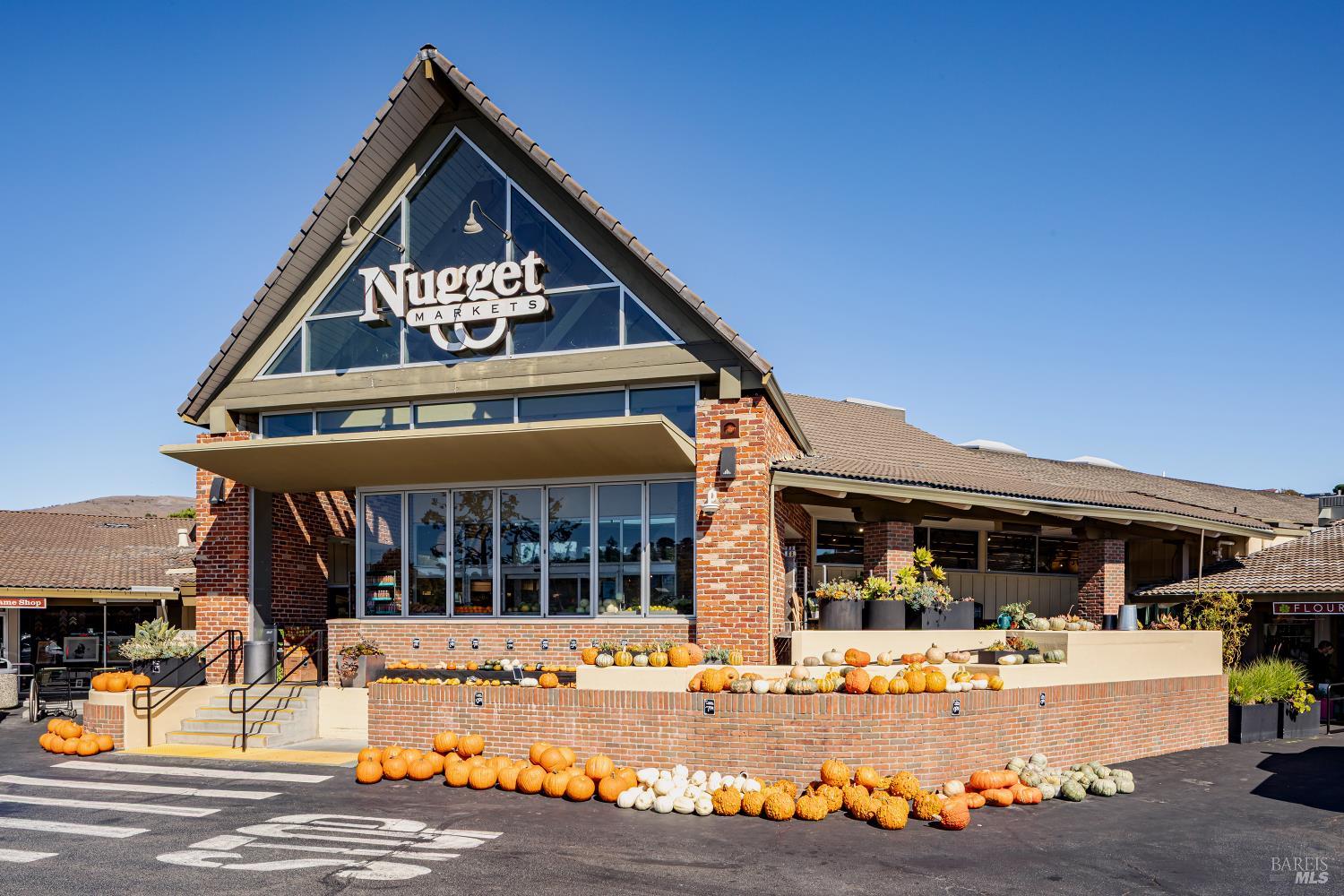 Detail Gallery Image 72 of 74 For 39 Strawberry Cir, Mill Valley,  CA 94941 - 4 Beds | 4 Baths