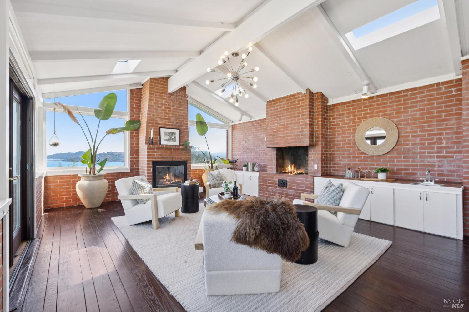 Detail Gallery Image 31 of 57 For 19 Mliss Ln, San Rafael,  CA 94901 - 4 Beds | 3 Baths