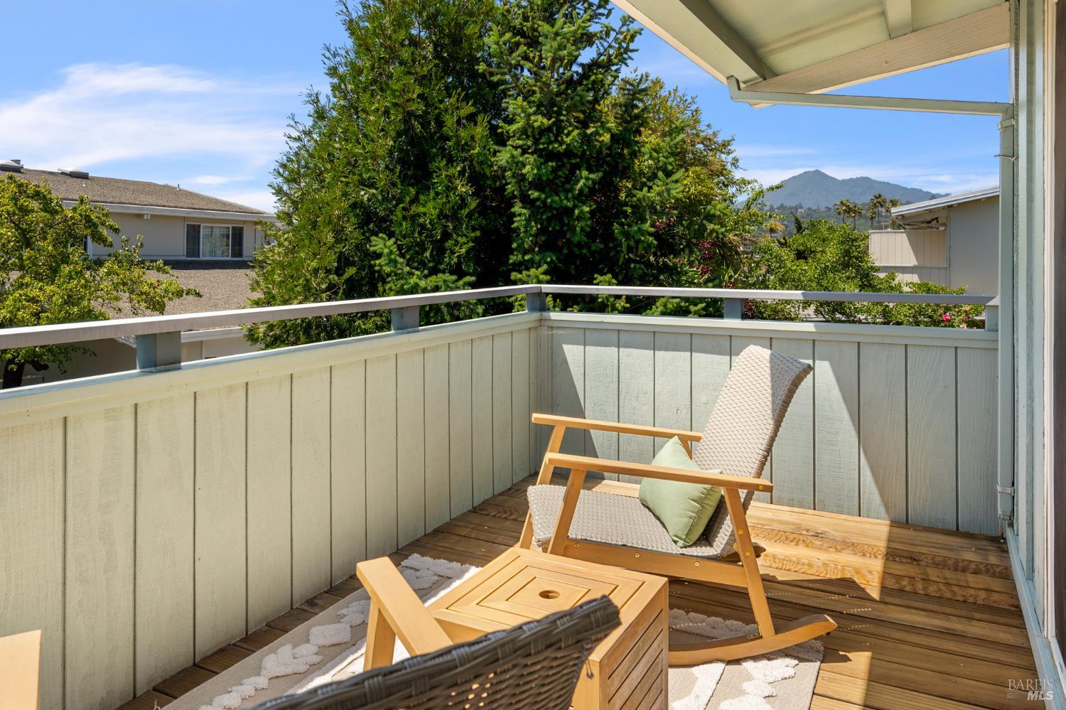 Detail Gallery Image 14 of 41 For 29 Porto Bello Dr, San Rafael,  CA 94901 - 2 Beds | 2/1 Baths