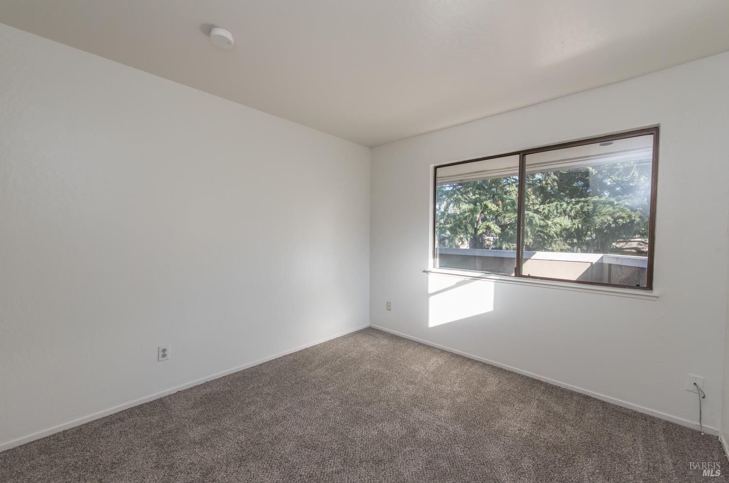 Detail Gallery Image 21 of 24 For 2147 W Steele Ln, Santa Rosa,  CA 95403 - 2 Beds | 1/1 Baths