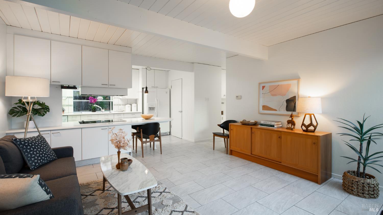 Detail Gallery Image 17 of 36 For 19 Mount Lassen Dr, San Rafael,  CA 94903 - 4 Beds | 2 Baths