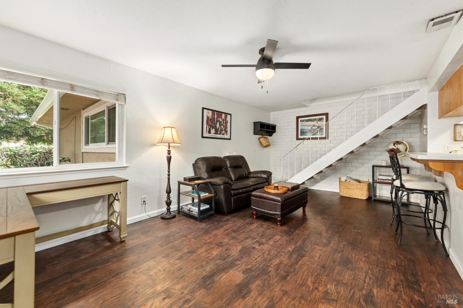 Detail Gallery Image 7 of 28 For 1930 Duxburry Ln #2,  Vacaville,  CA 95687 - 2 Beds | 1 Baths