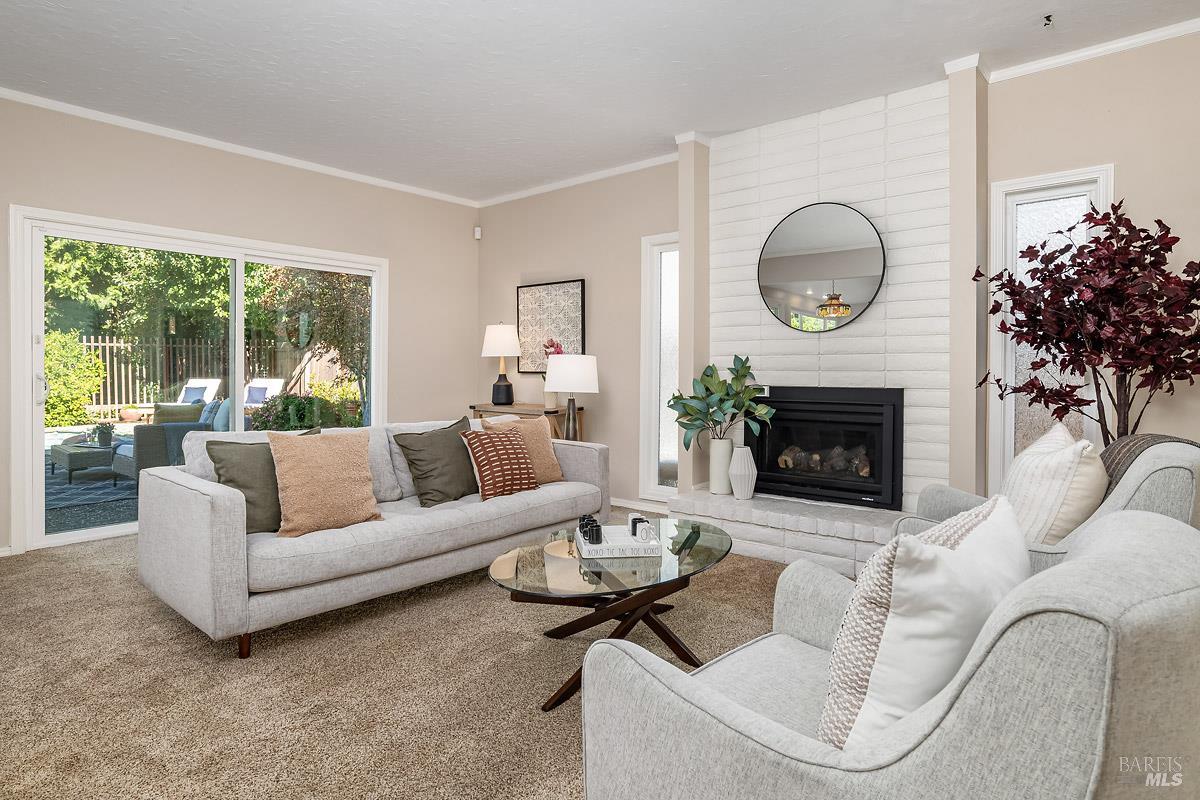 Detail Gallery Image 17 of 38 For 51 Mount Muir Ct, San Rafael,  CA 94903 - 5 Beds | 2/1 Baths