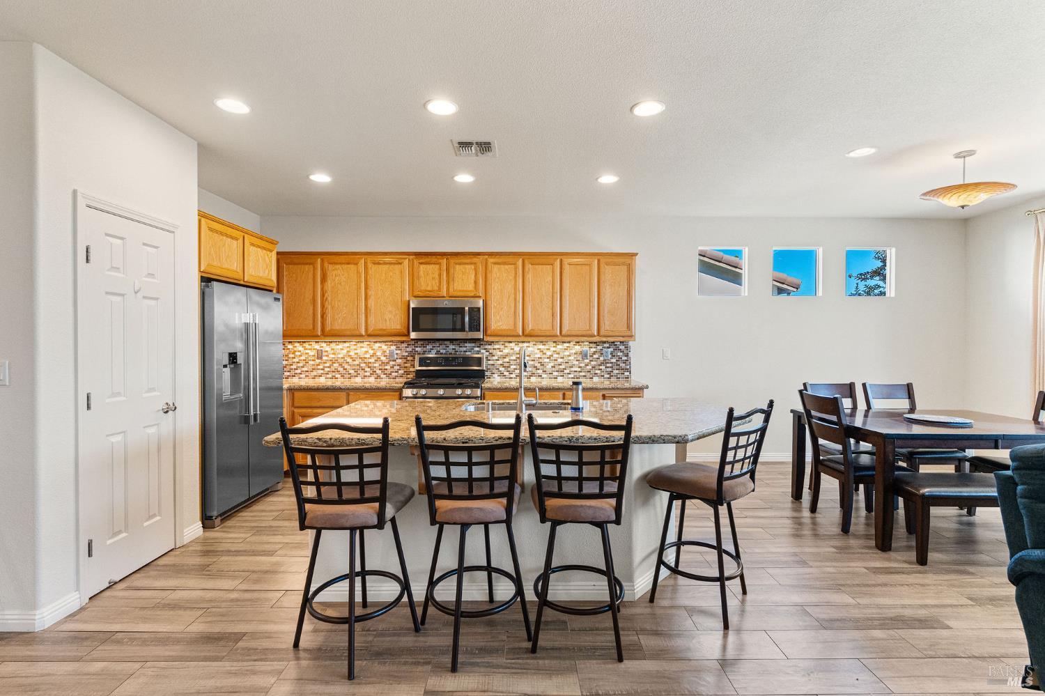Detail Gallery Image 8 of 58 For 608 American Falls Dr, Rio Vista,  CA 94571 - 2 Beds | 2 Baths