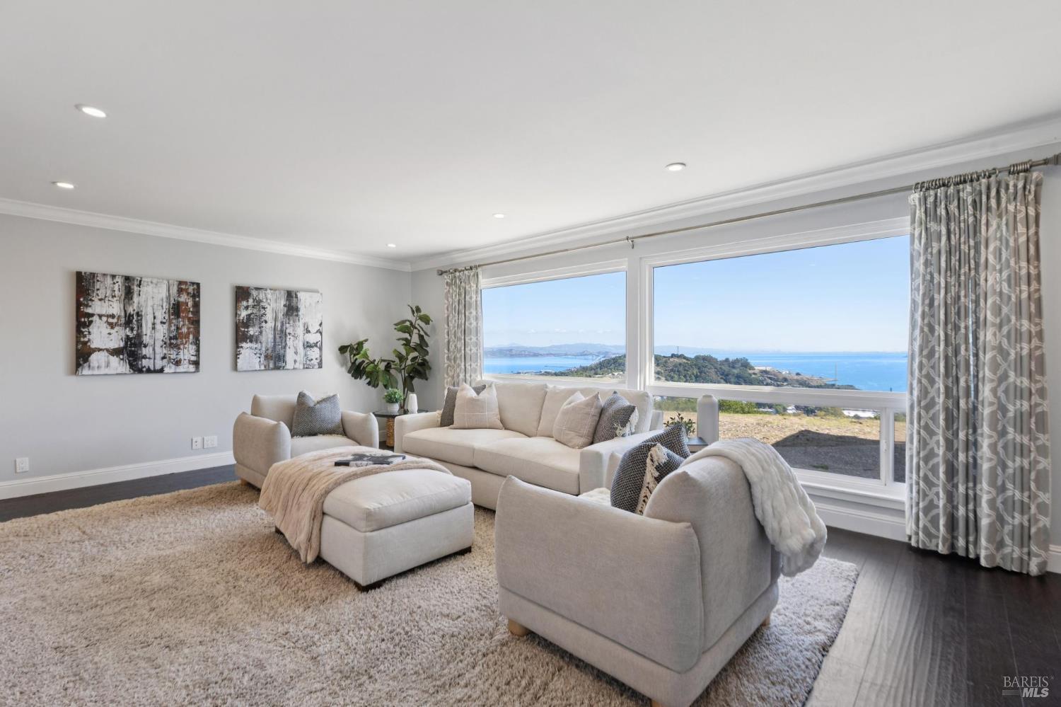 Detail Gallery Image 25 of 57 For 19 Mliss Ln, San Rafael,  CA 94901 - 4 Beds | 3 Baths