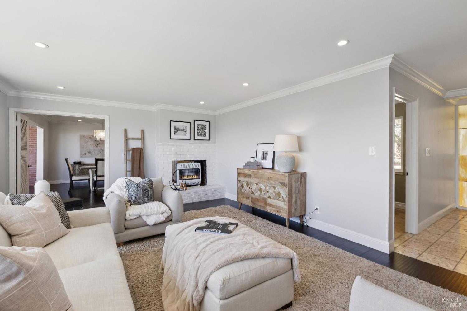 Detail Gallery Image 23 of 57 For 19 Mliss Ln, San Rafael,  CA 94901 - 4 Beds | 3 Baths