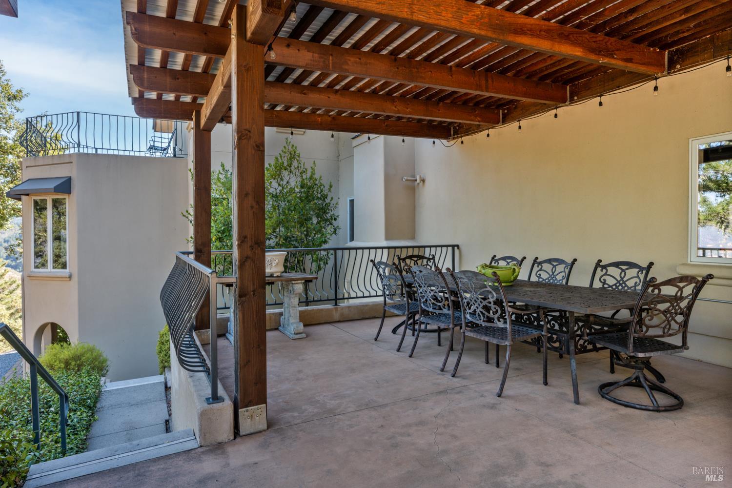 Detail Gallery Image 38 of 56 For 800 Boonville Rd, Ukiah,  CA 95482 - 4 Beds | 4 Baths