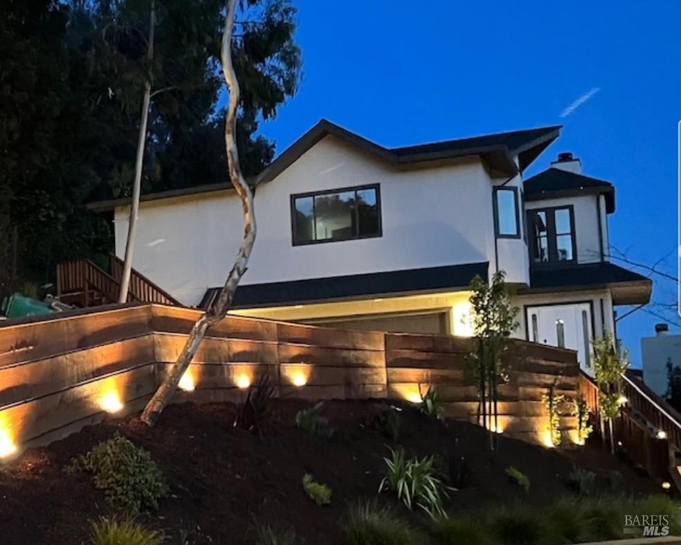 Detail Gallery Image 32 of 34 For 3330 Monterey Blvd, Oakland,  CA 94602 - 5 Beds | 3/1 Baths