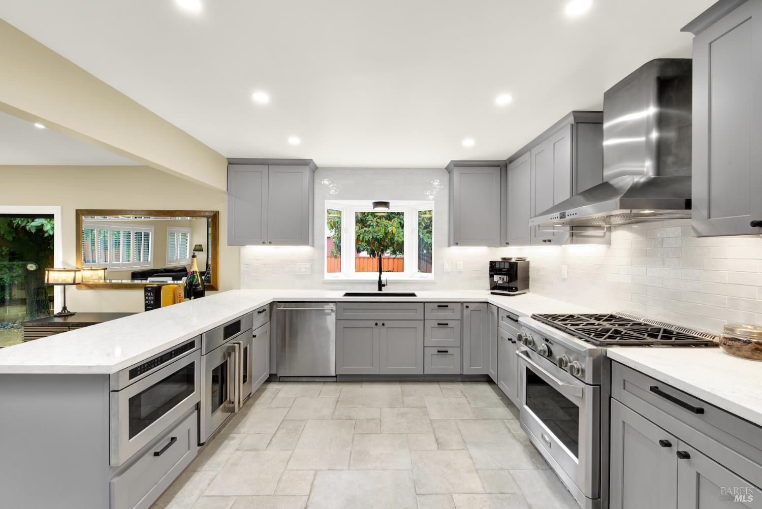 Detail Gallery Image 14 of 42 For 2407 Norton St, Napa,  CA 94558 - 3 Beds | 2 Baths