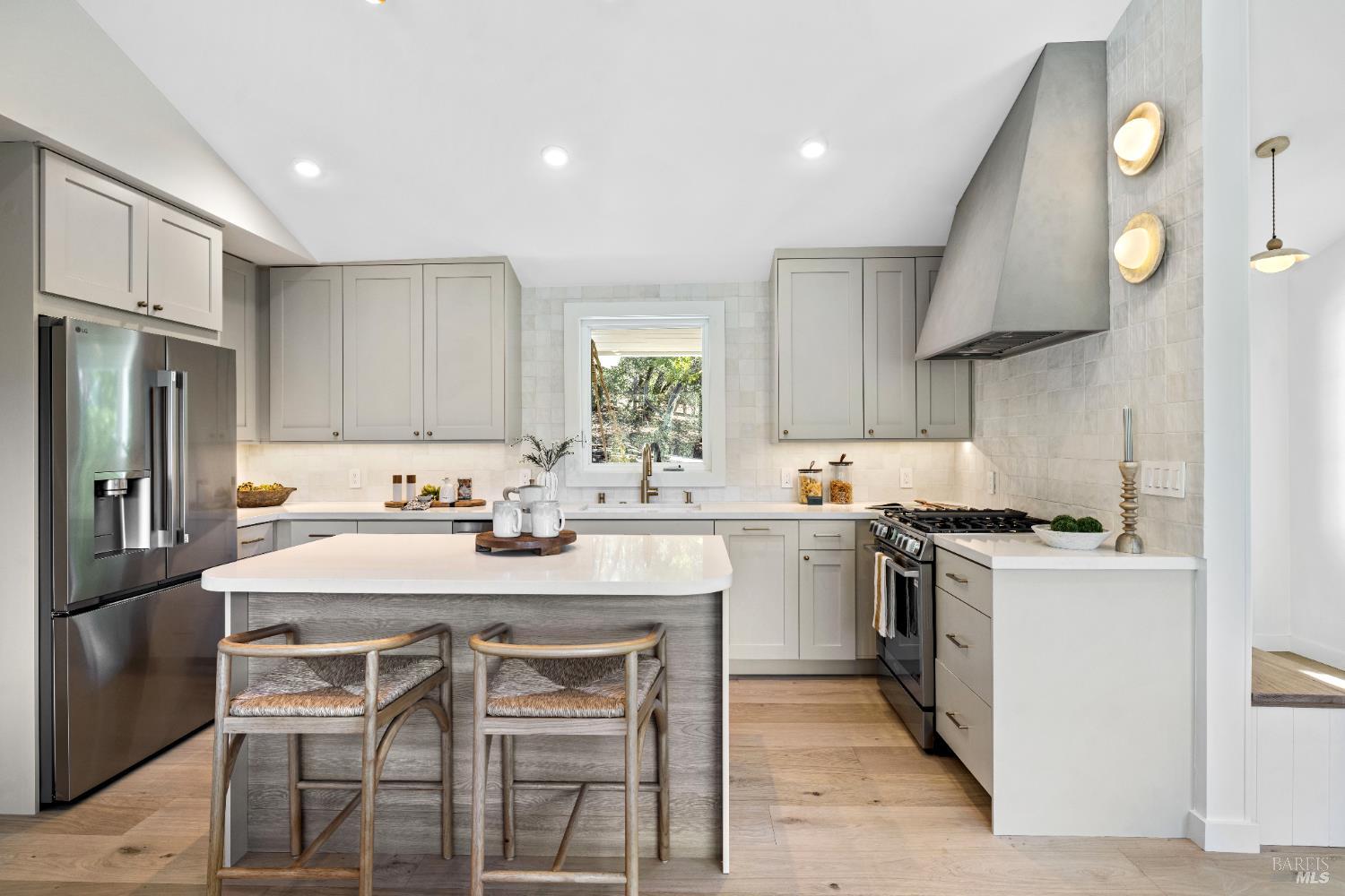 Detail Gallery Image 27 of 87 For 17285 Hillcrest Ave, Sonoma,  CA 95476 - 3 Beds | 3 Baths