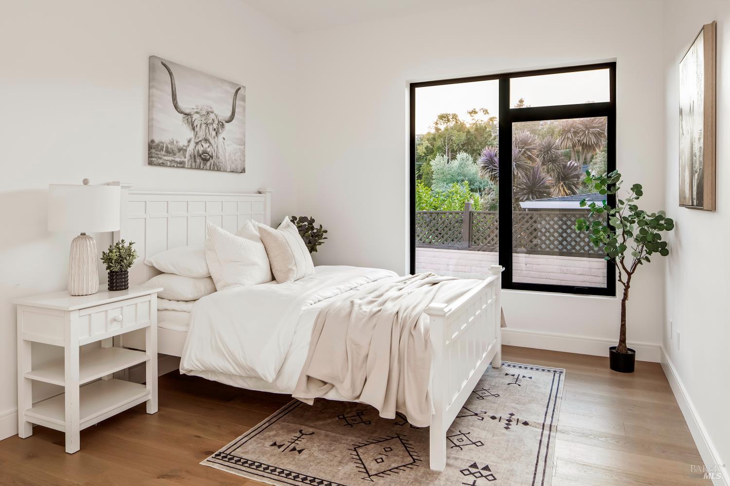 Detail Gallery Image 38 of 74 For 39 Strawberry Cir, Mill Valley,  CA 94941 - 4 Beds | 4 Baths