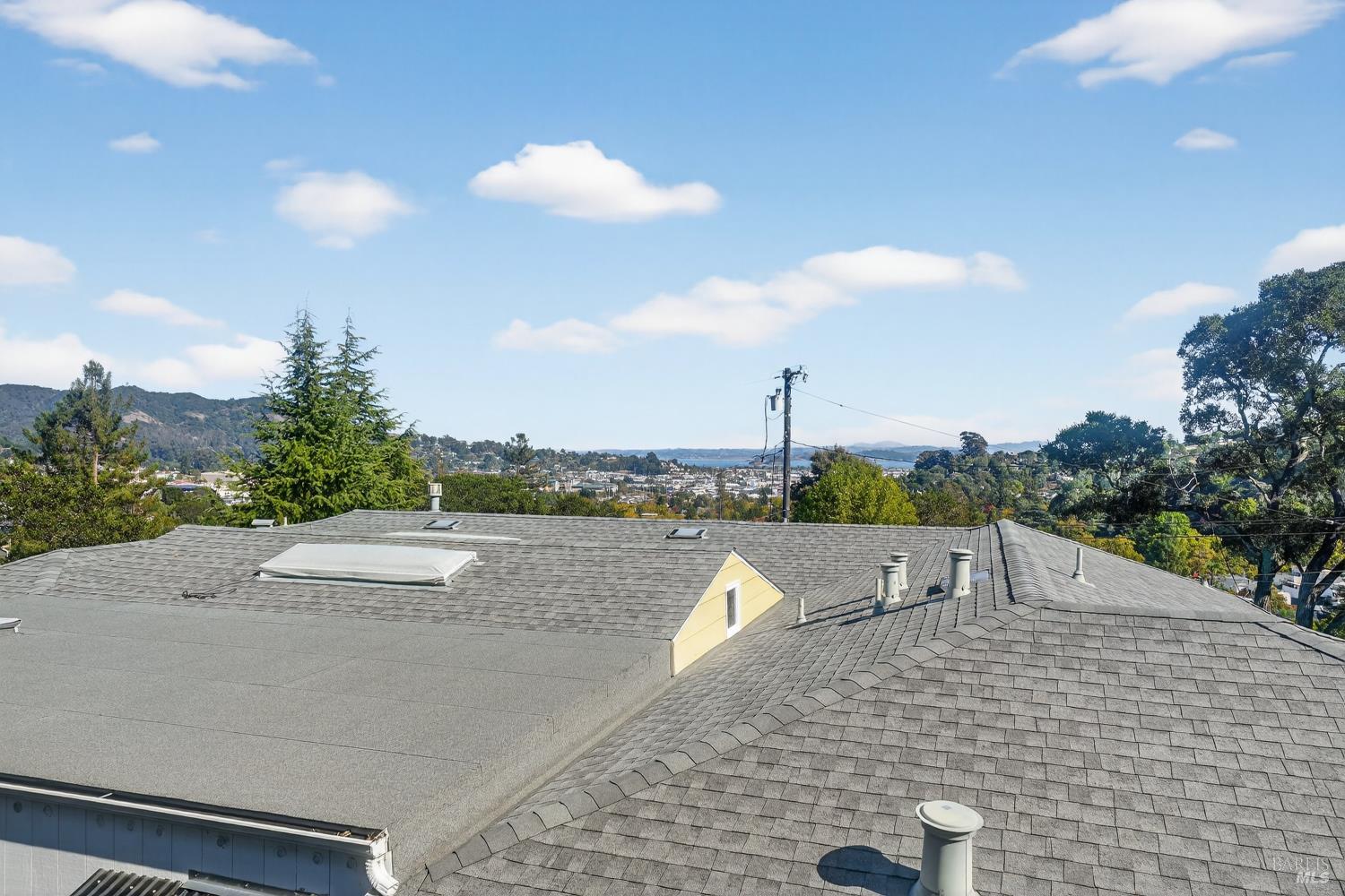 Detail Gallery Image 37 of 60 For 32 Los Robles Dr, San Rafael,  CA 94901 - 4 Beds | 3 Baths