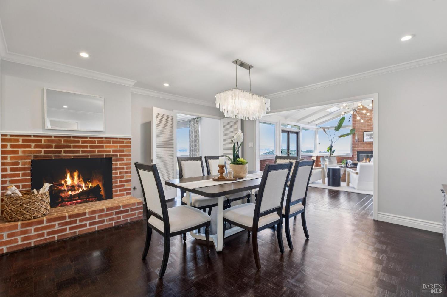 Detail Gallery Image 28 of 57 For 19 Mliss Ln, San Rafael,  CA 94901 - 4 Beds | 3 Baths