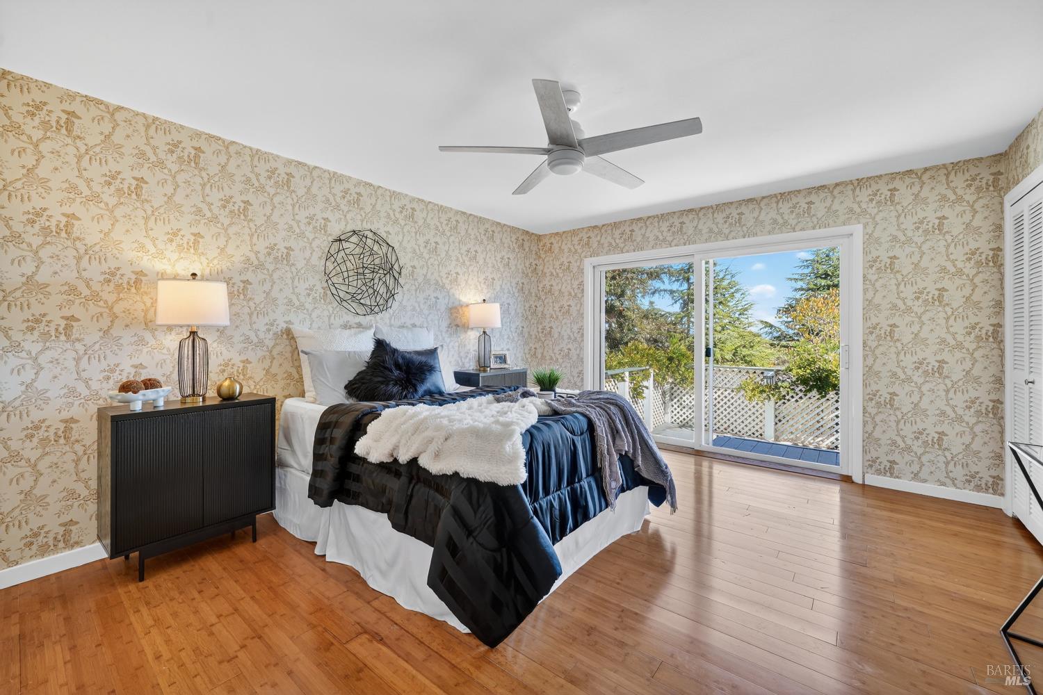 Detail Gallery Image 27 of 60 For 32 Los Robles Dr, San Rafael,  CA 94901 - 4 Beds | 3 Baths