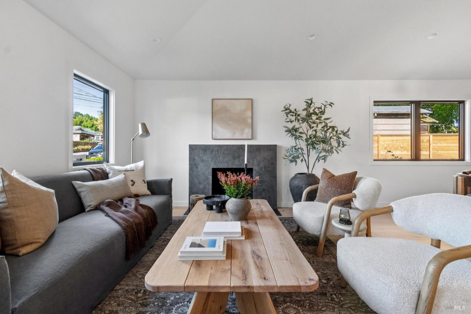 Detail Gallery Image 4 of 62 For 78 Nelson Ave, Mill Valley,  CA 94941 - 4 Beds | 3/1 Baths