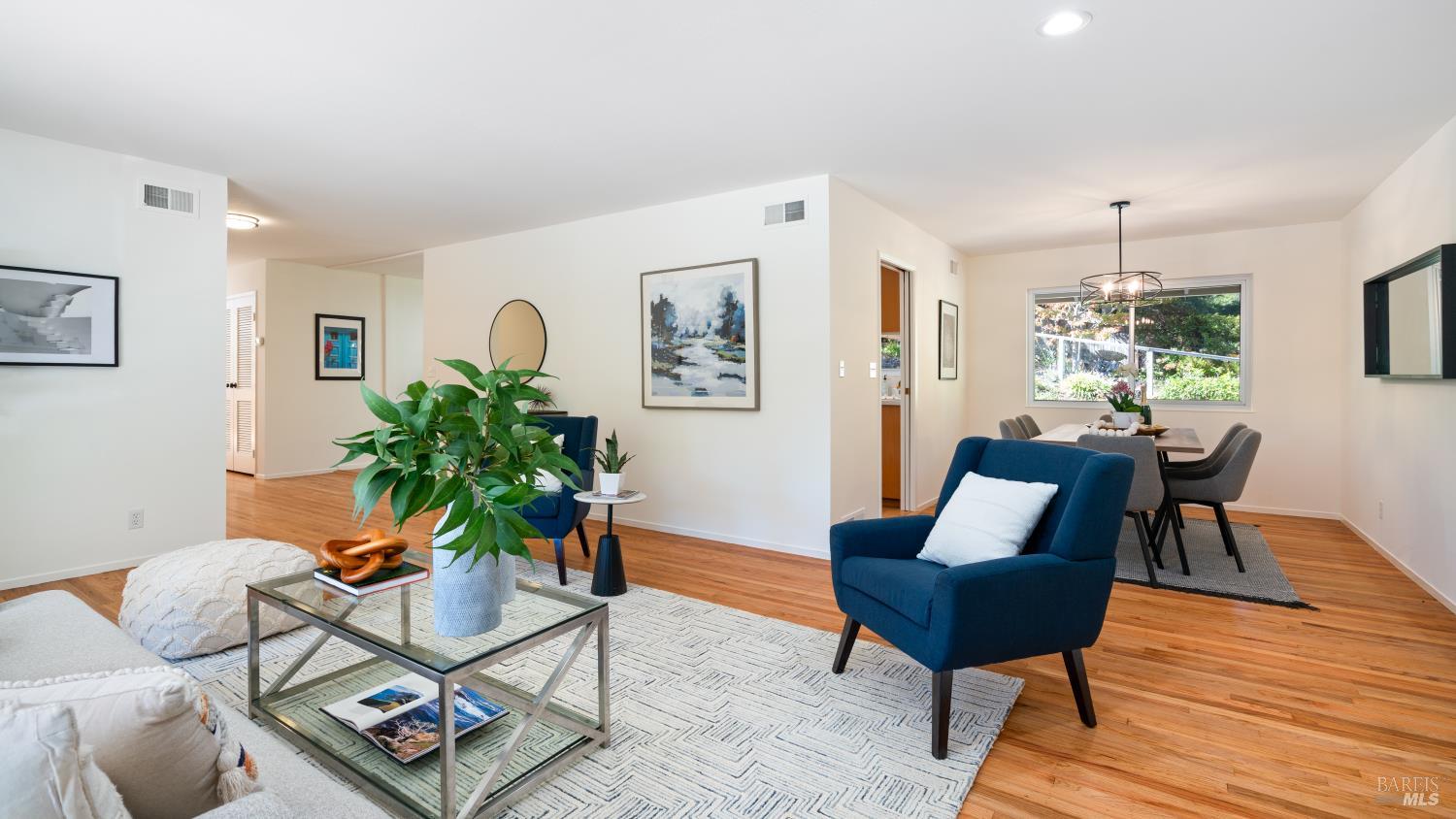 Detail Gallery Image 26 of 40 For 175 Rollingwood Dr, San Rafael,  CA 94901 - 3 Beds | 2 Baths