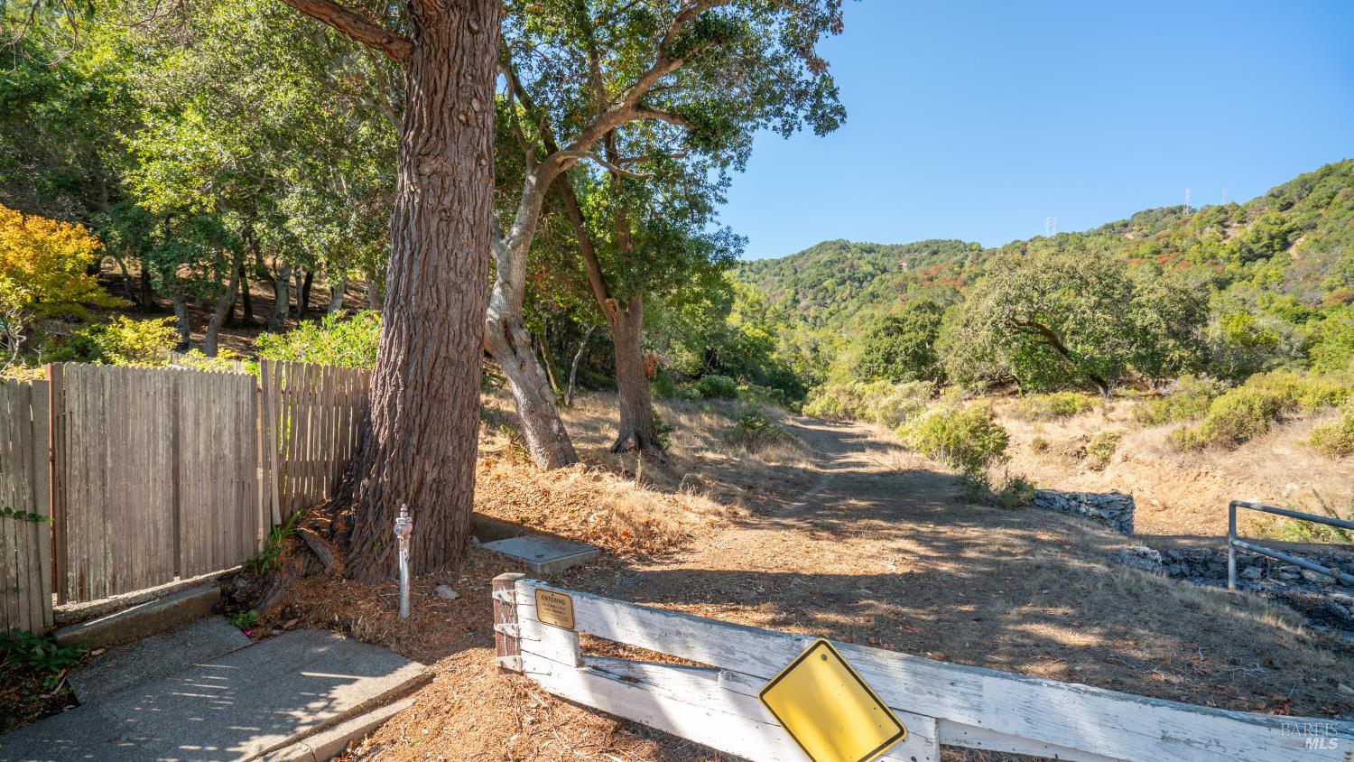 Detail Gallery Image 19 of 40 For 175 Rollingwood Dr, San Rafael,  CA 94901 - 3 Beds | 2 Baths