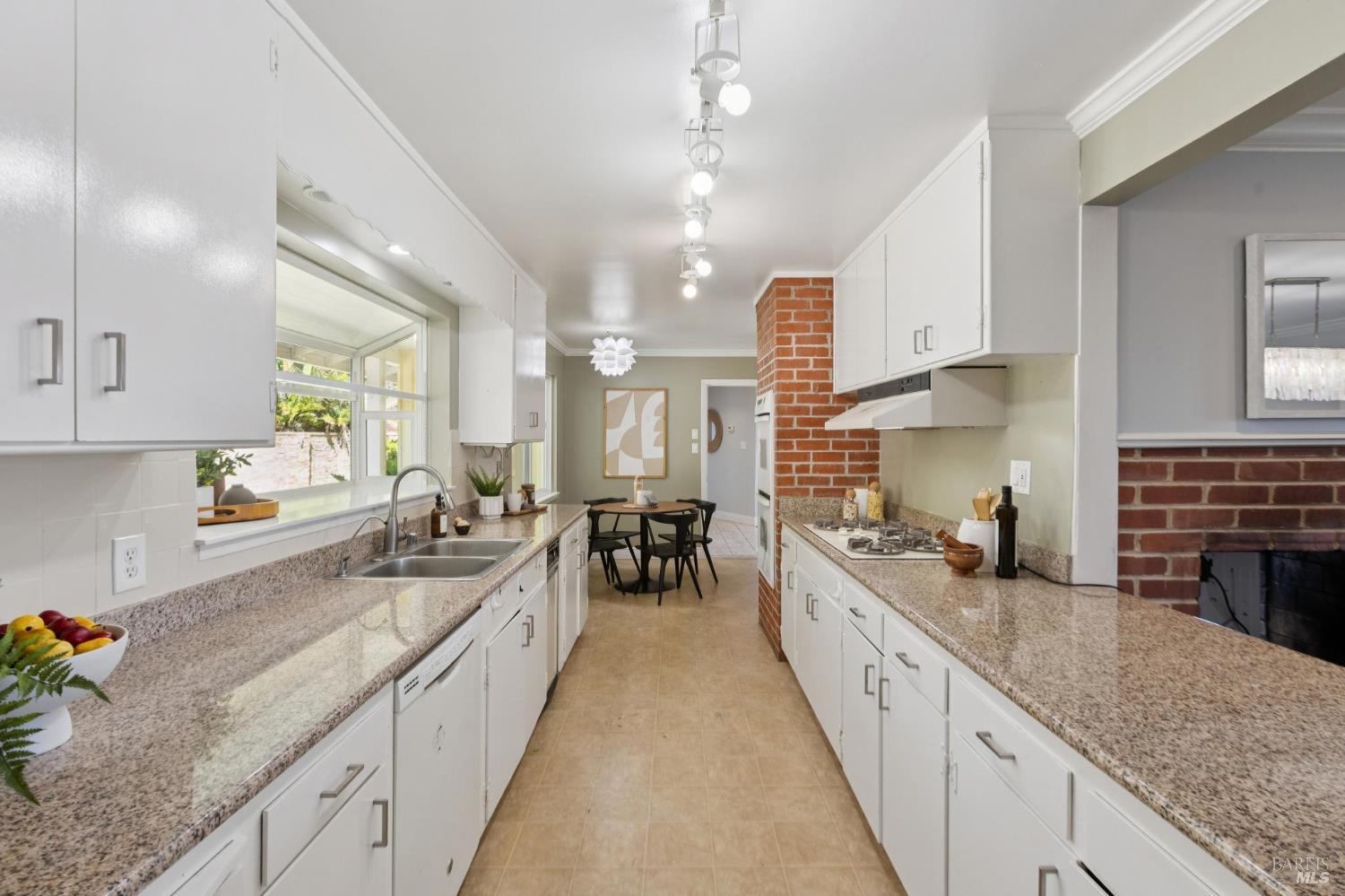 Detail Gallery Image 43 of 57 For 19 Mliss Ln, San Rafael,  CA 94901 - 4 Beds | 3 Baths