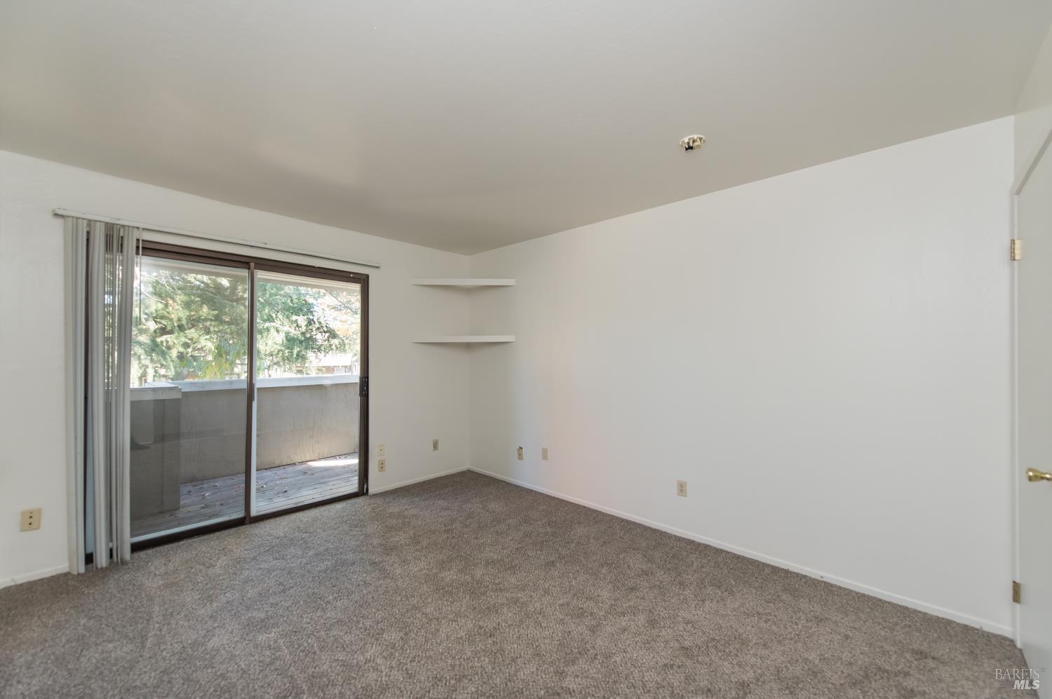 Detail Gallery Image 14 of 24 For 2147 W Steele Ln, Santa Rosa,  CA 95403 - 2 Beds | 1/1 Baths