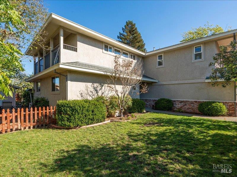 Detail Gallery Image 4 of 39 For 2108 Imola Ave, Napa,  CA 94559 - 4 Beds | 3 Baths