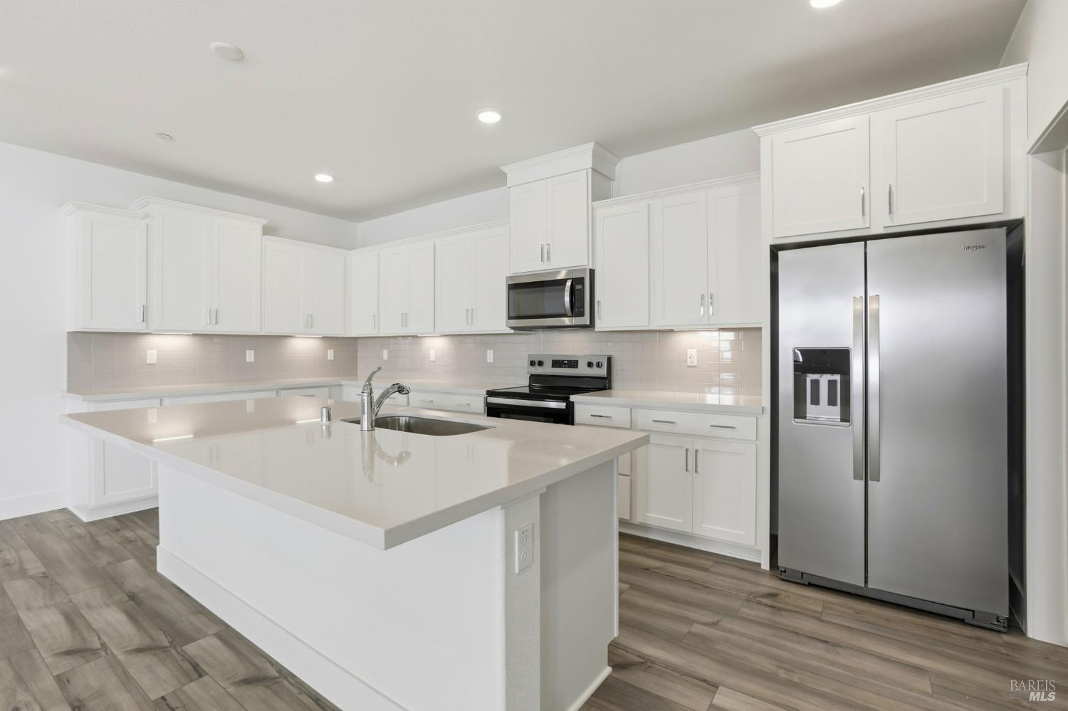 Detail Gallery Image 2 of 11 For 9021 Camino Colegio Rd, Rohnert Park,  CA 94928 - 4 Beds | 3/1 Baths